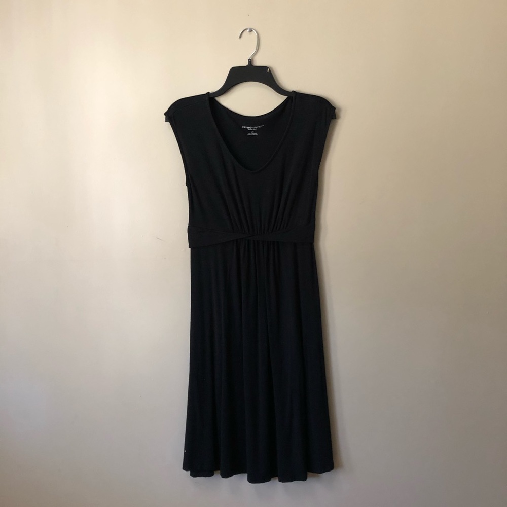 Women’s Liz Lange S black maternity dress